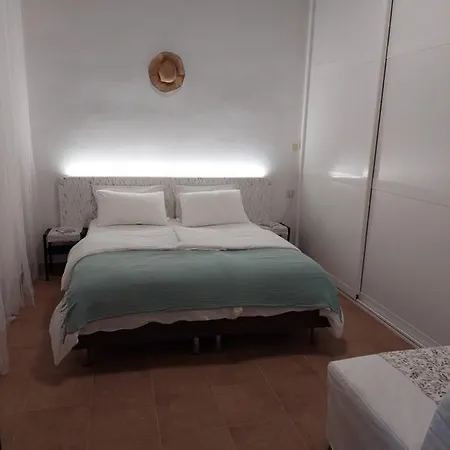 Poli Merikovih Apartman